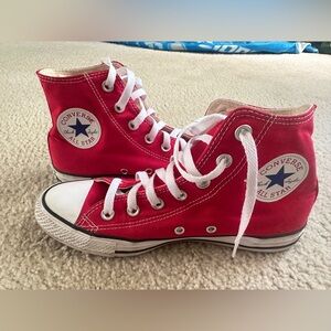 CONVERSE Chuck Taylor All Star High Top Shoes
Women’s 8/Men’s 6